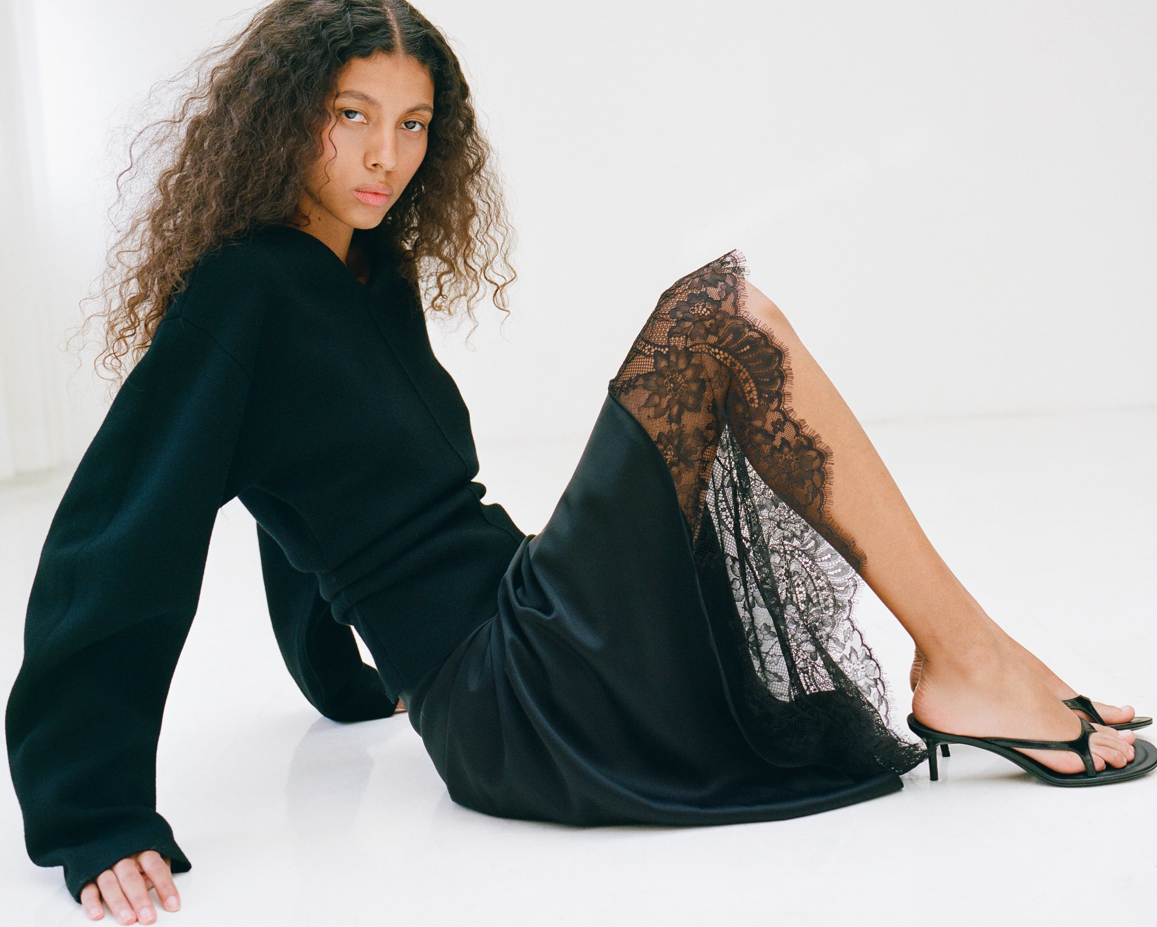Ingrid Lace Midi Skirt - Image 3